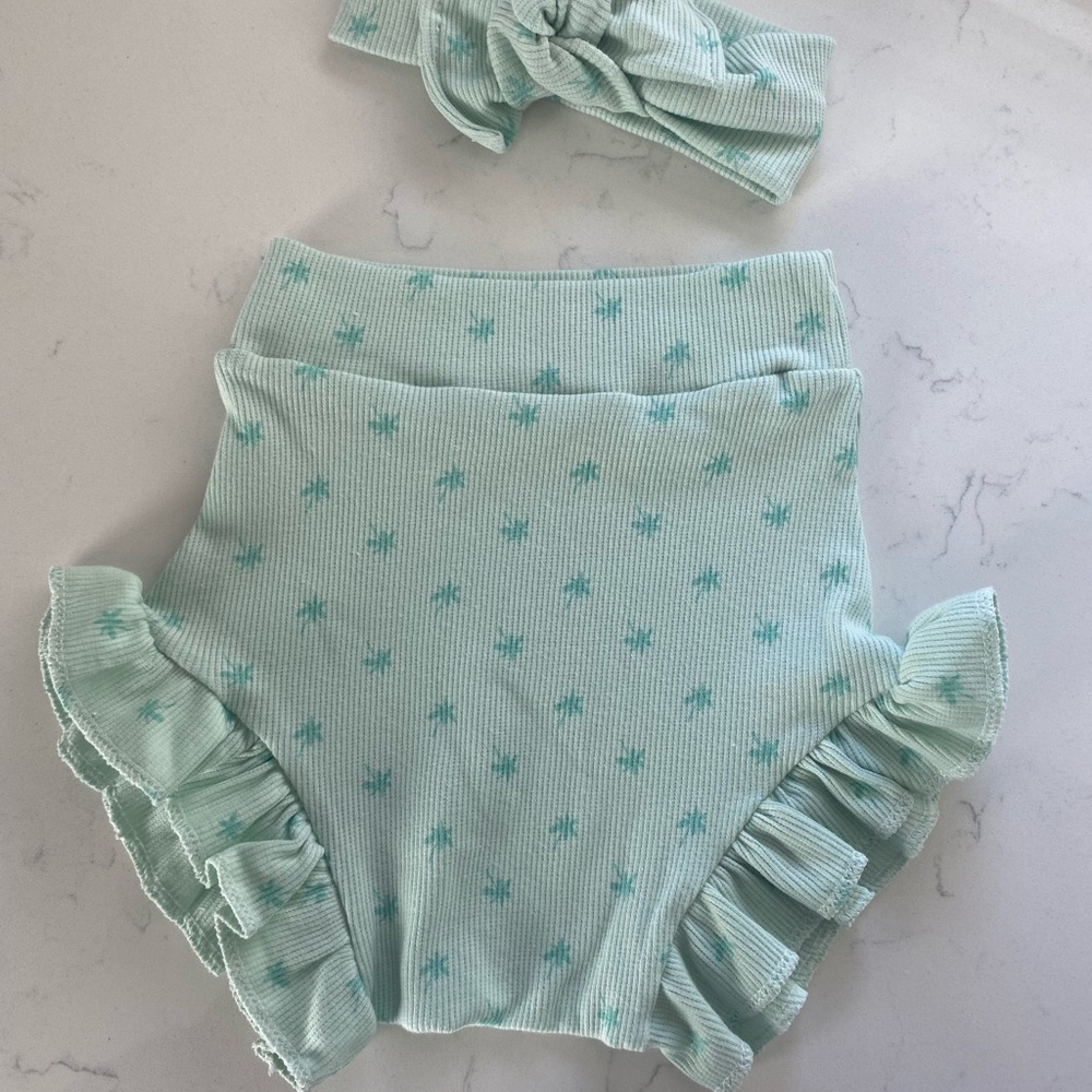 Ruffle boomers and headband